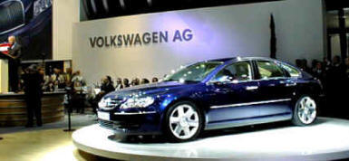 Dr. Piech introducing the all new Volkswagen Study D1 at the Frankfurt International Motor Show, 1999