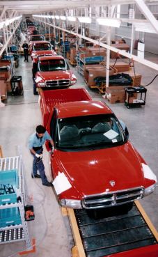 Dodge_Assembly-Brazil-25.jpg (24144 Byte)